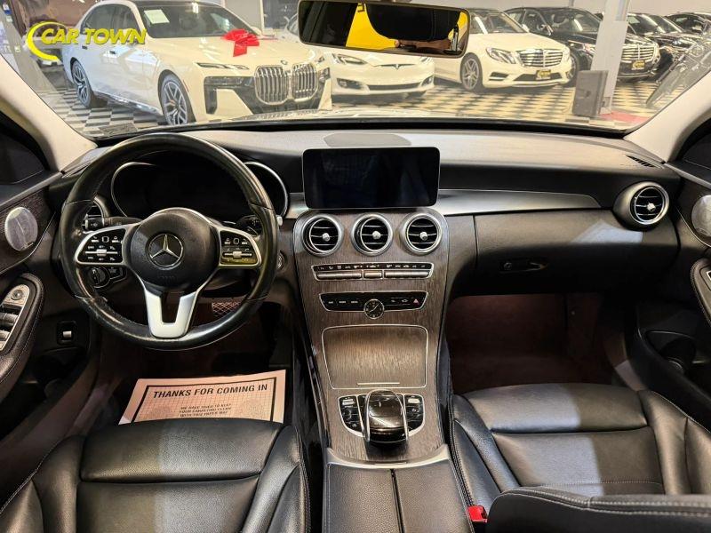 Vehicle photo 30