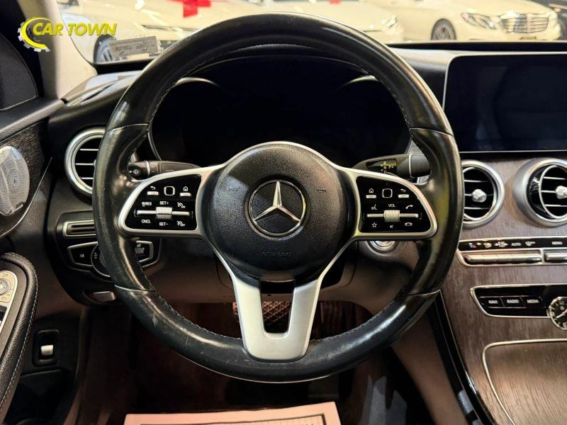 Vehicle photo 32