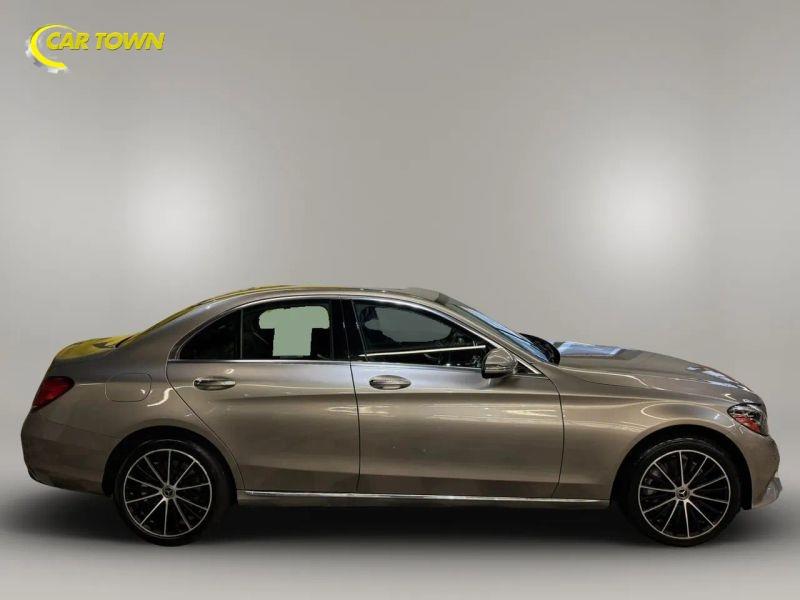 Vehicle photo 7
