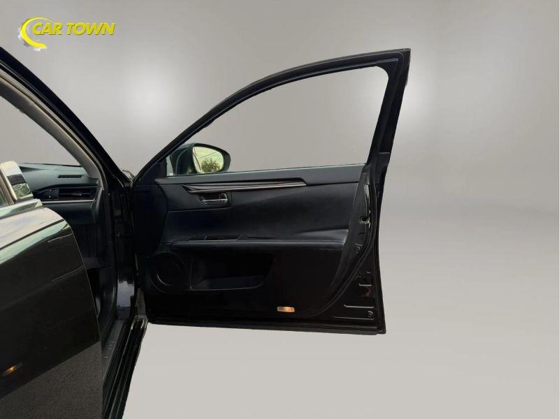 Vehicle photo 20