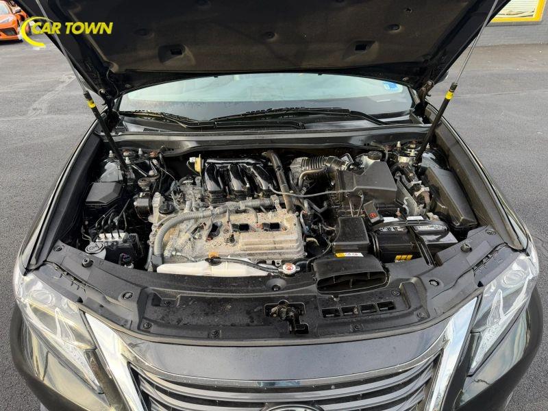 Vehicle photo 37