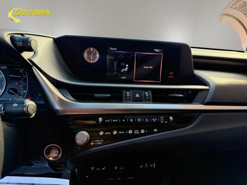Vehicle photo 27