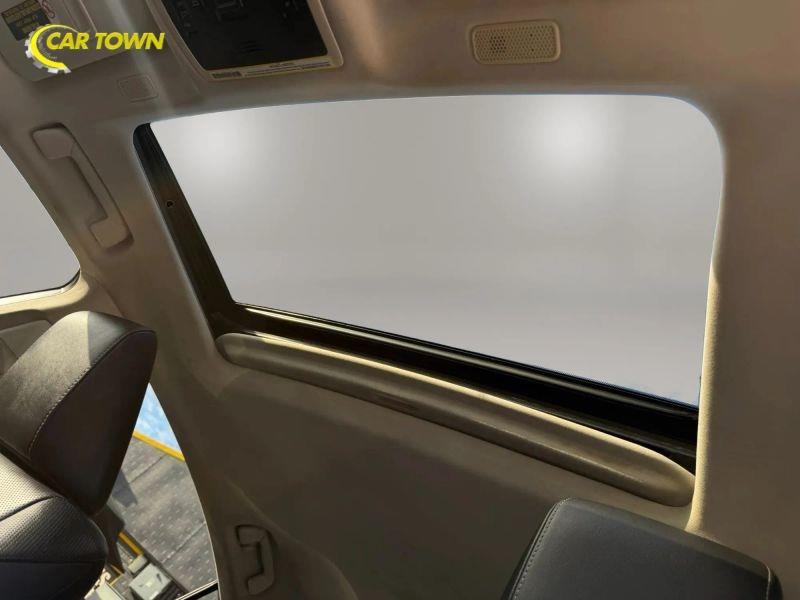 Vehicle photo 33
