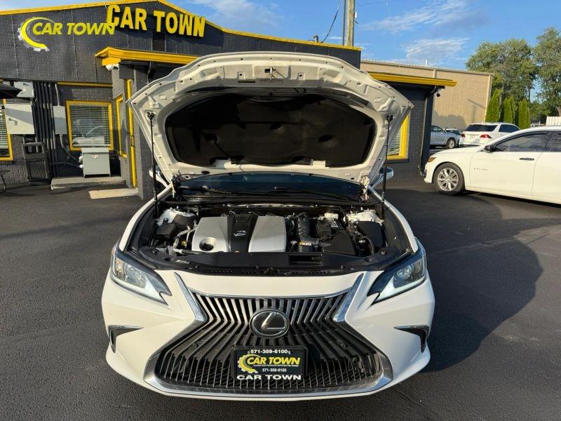 Vehicle photo 44