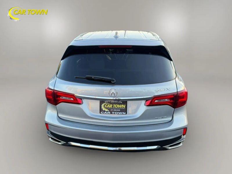 Vehicle photo 10