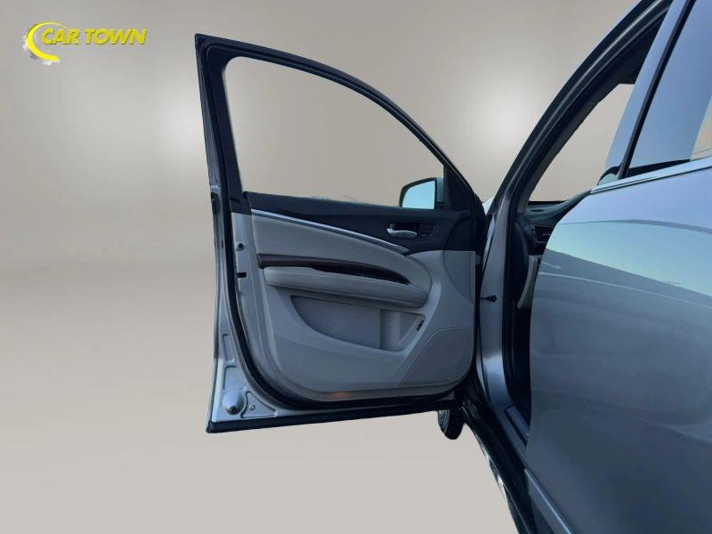 Vehicle photo 17