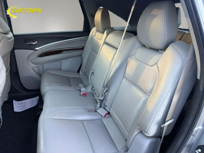 Vehicle photo 18