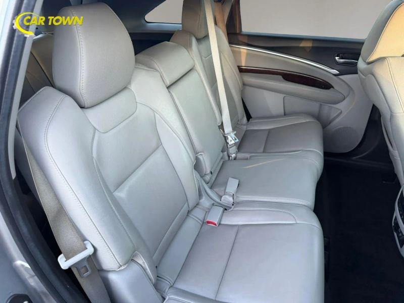 Vehicle photo 23