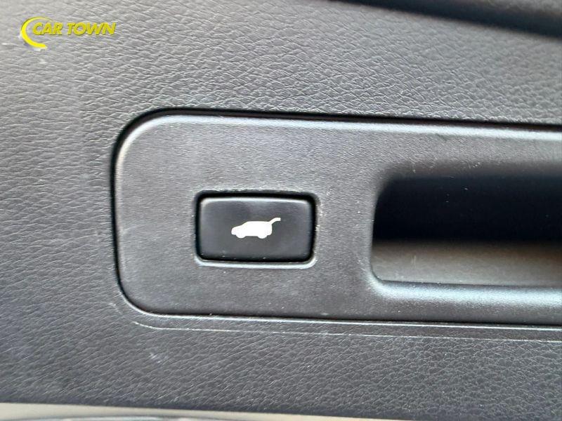 Vehicle photo 27