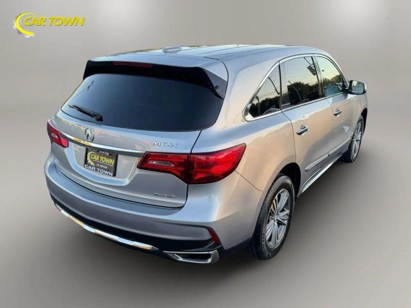 Vehicle photo 8