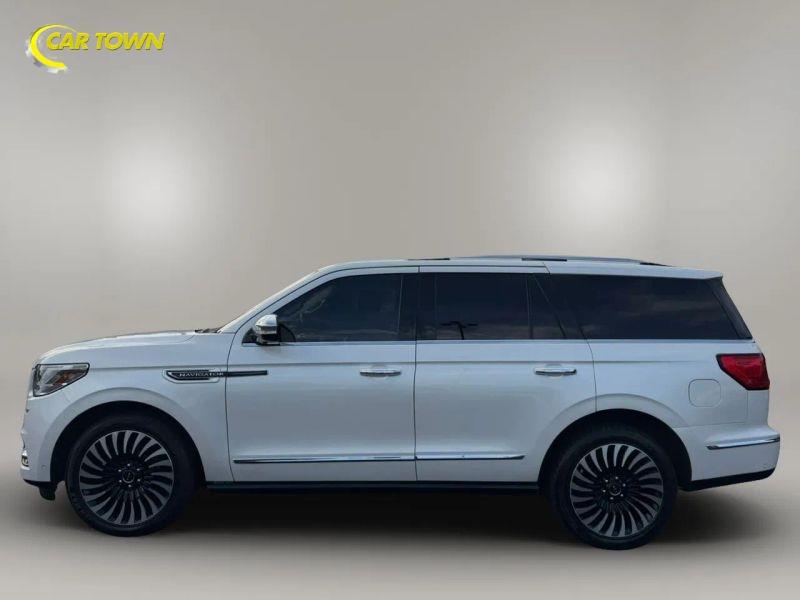Vehicle photo 14