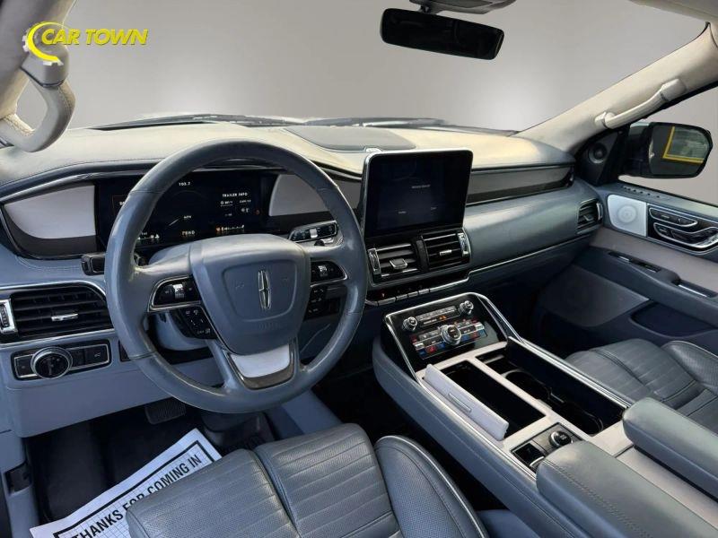 Vehicle photo 17