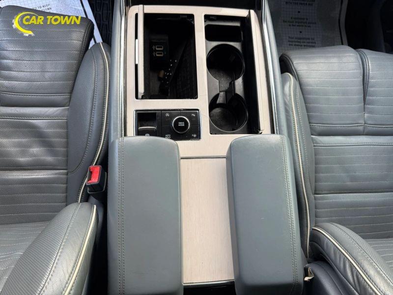 Vehicle photo 23