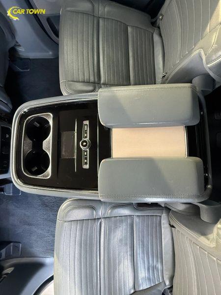 Vehicle photo 36