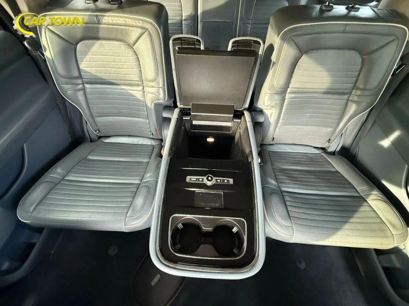 Vehicle photo 37