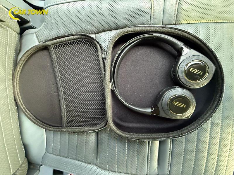 Vehicle photo 38