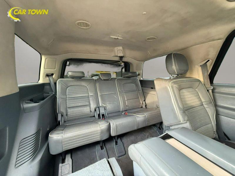Vehicle photo 46