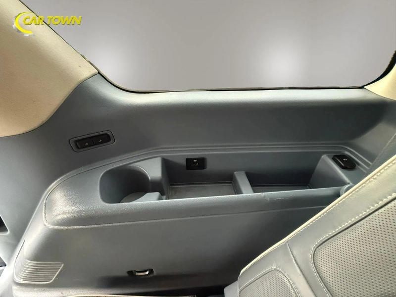 Vehicle photo 47