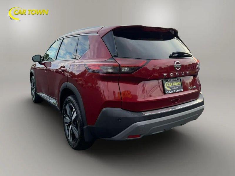 Vehicle photo 13
