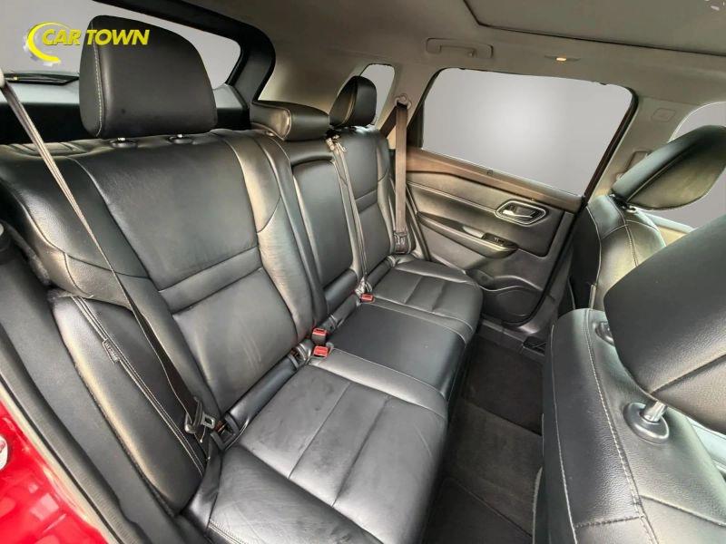Vehicle photo 21