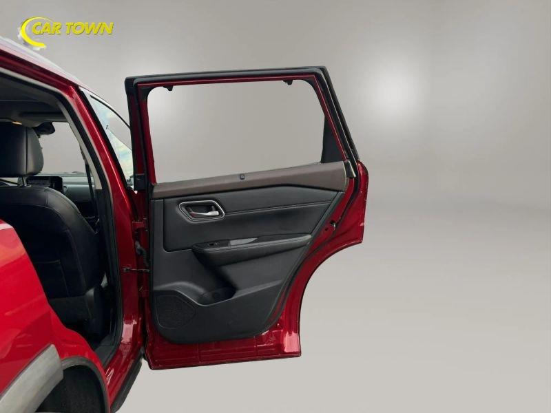 Vehicle photo 22