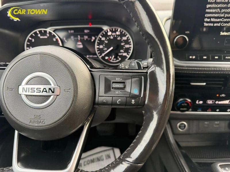 Vehicle photo 30