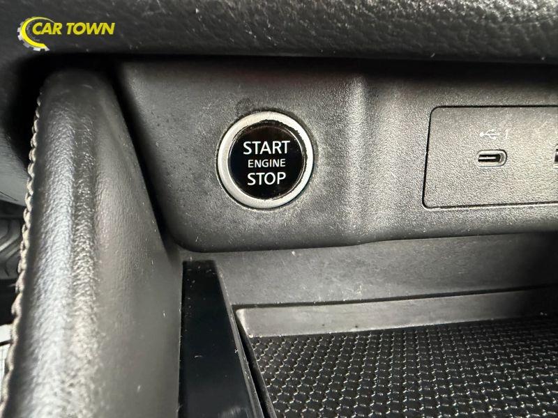 Vehicle photo 33