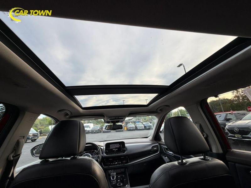 Vehicle photo 35