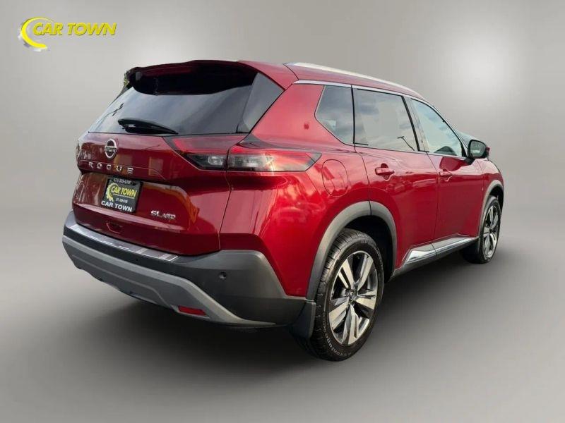 Vehicle photo 9