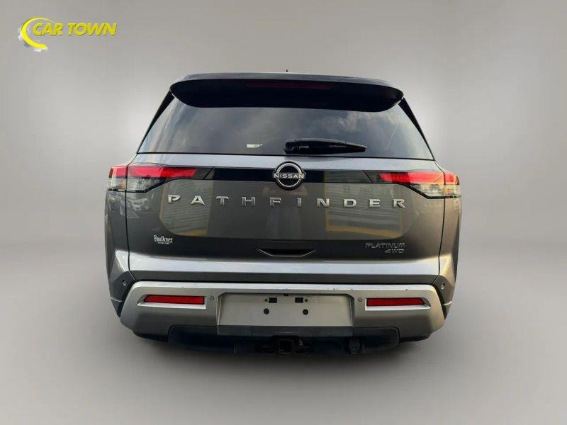 Vehicle photo 11