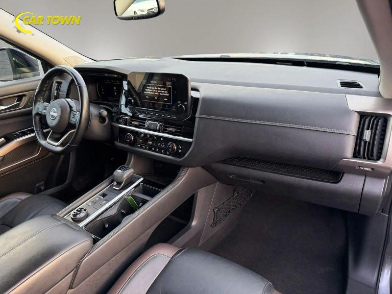 Vehicle photo 18