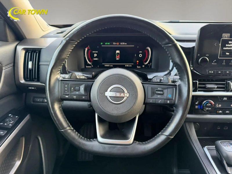 Vehicle photo 29
