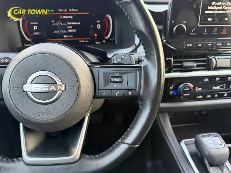 Vehicle photo 33