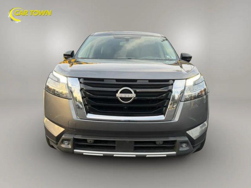 Vehicle photo 4