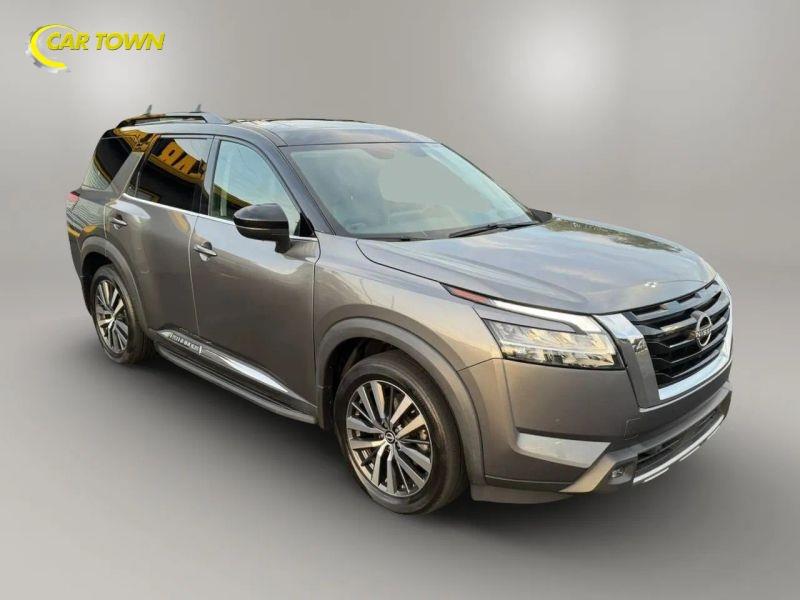 Vehicle photo 5