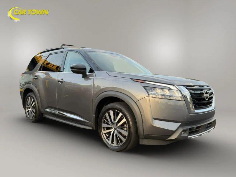 Vehicle photo 6