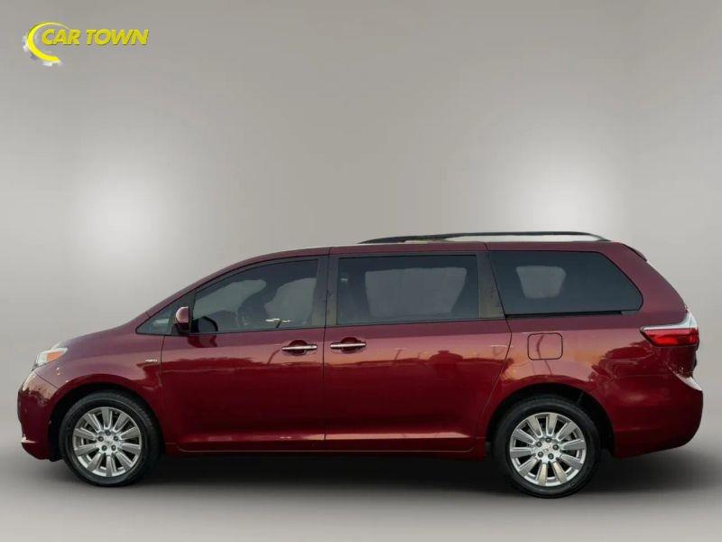 Vehicle photo 14