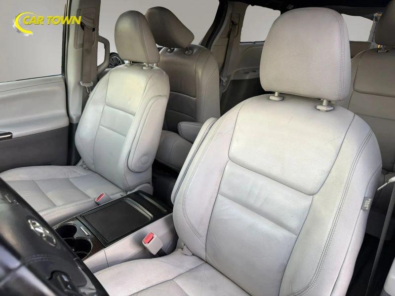 Vehicle photo 16