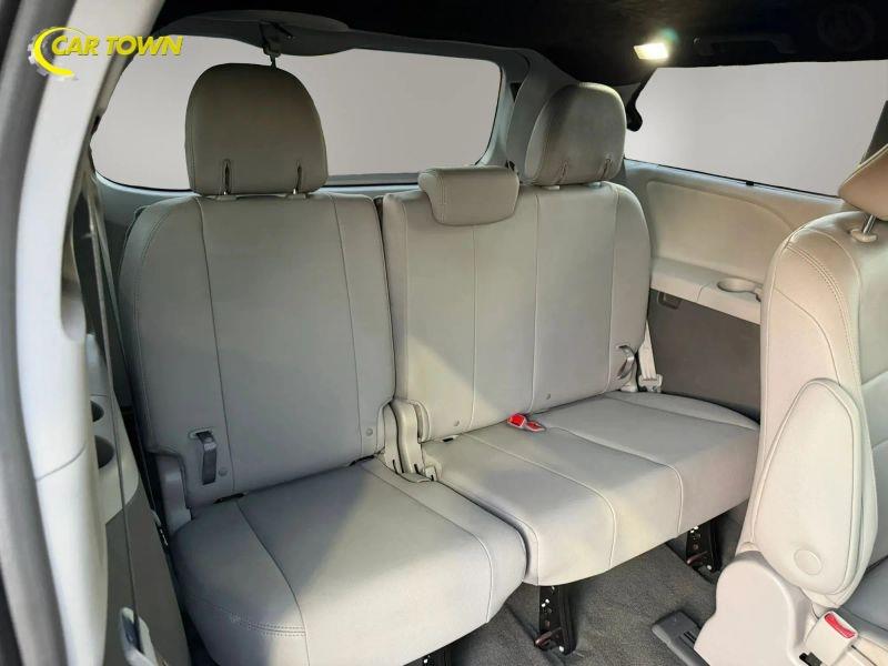 Vehicle photo 21