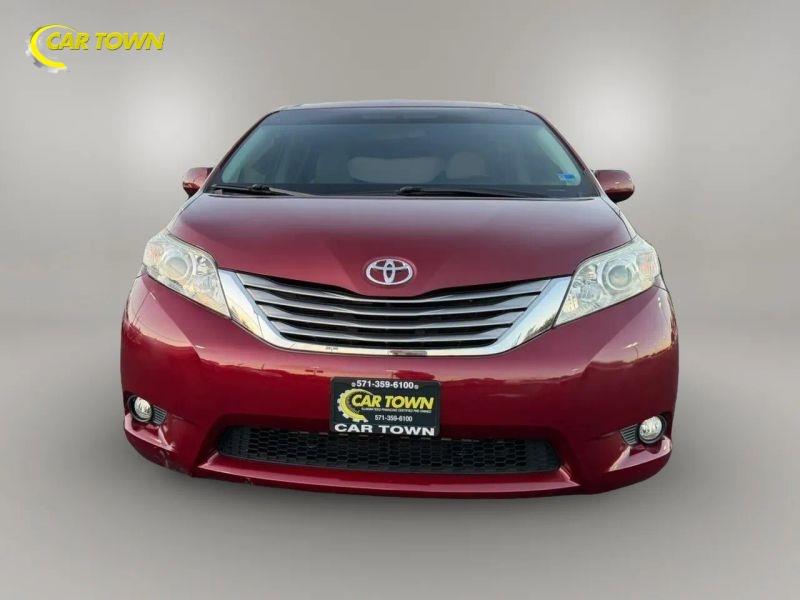 Vehicle photo 4