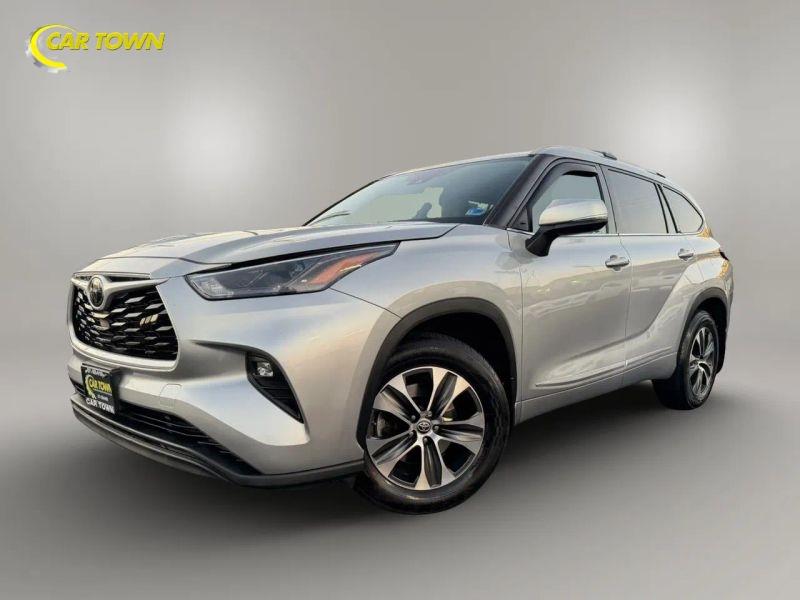 Vehicle photo 2