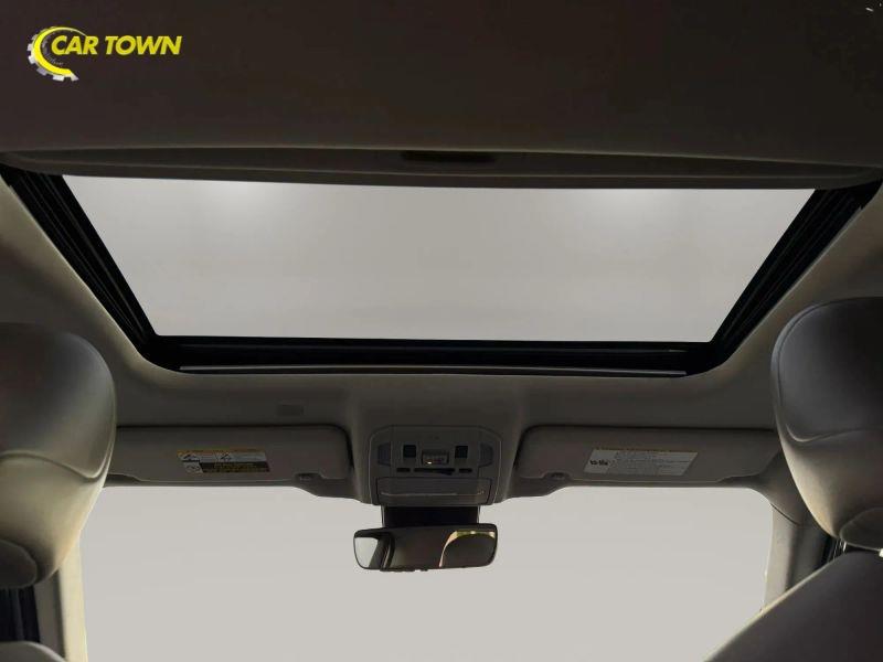Vehicle photo 29