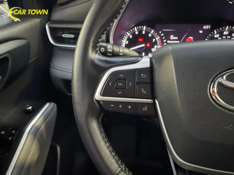 Vehicle photo 31