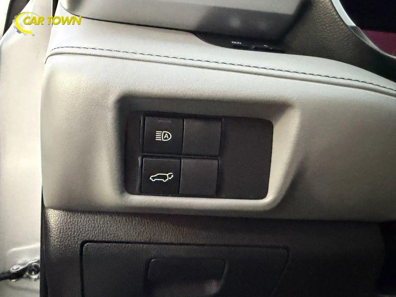 Vehicle photo 35