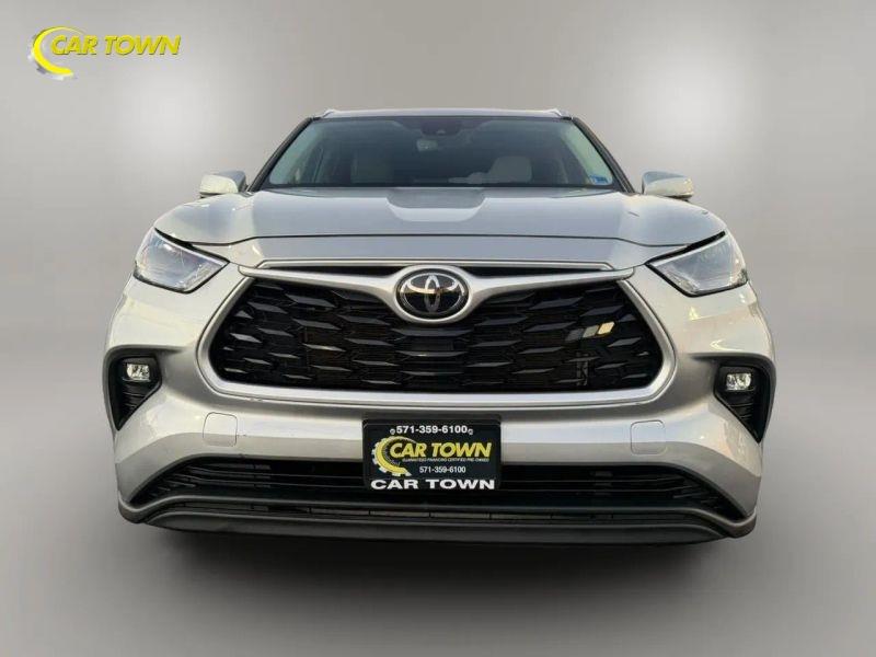 Vehicle photo 4