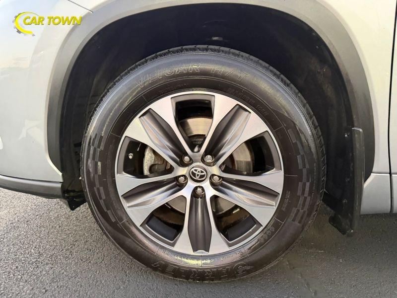 Vehicle photo 40