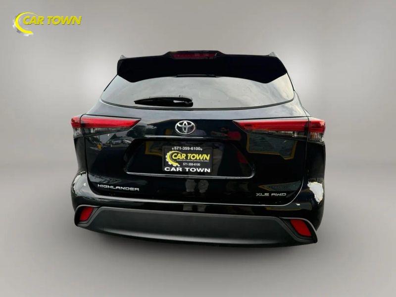 Vehicle photo 11