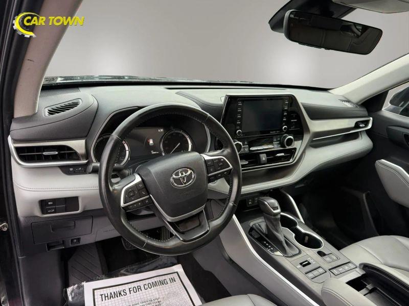 Vehicle photo 16