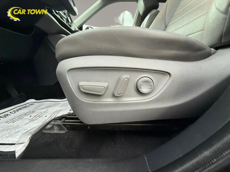 Vehicle photo 21