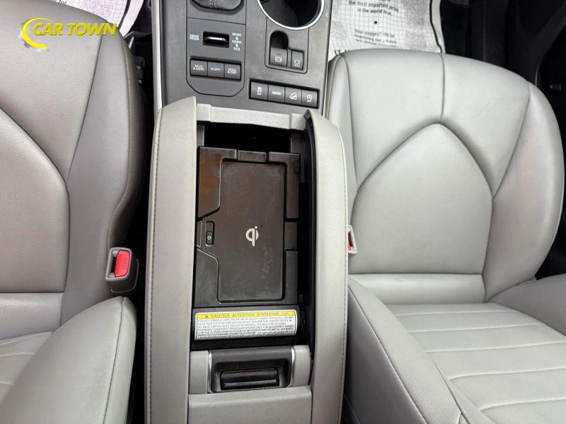 Vehicle photo 24